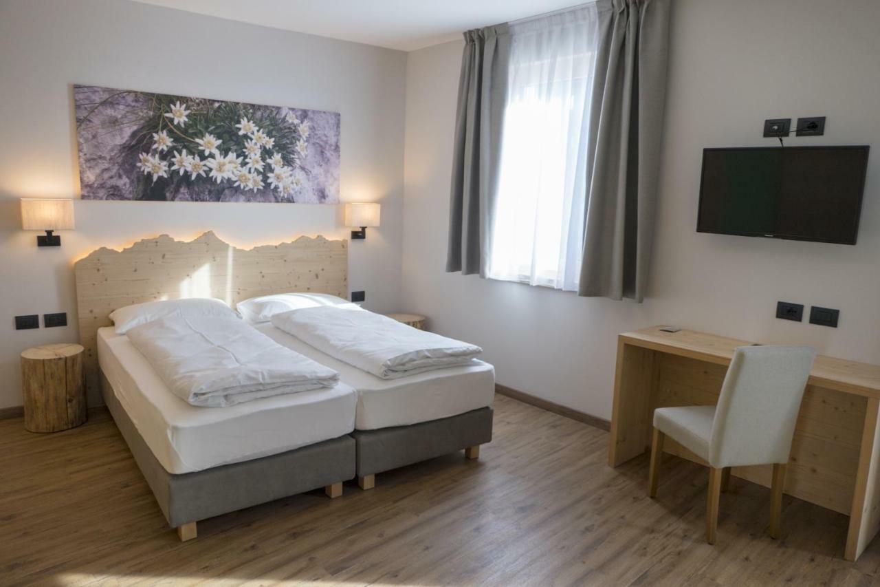 Agritur Piccolo Fiore B&B Taio Esterno foto