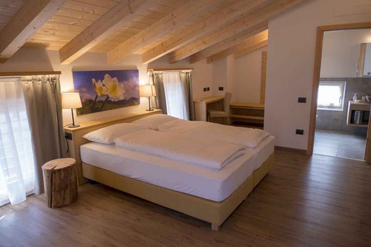 Agritur Piccolo Fiore B&B Taio Esterno foto